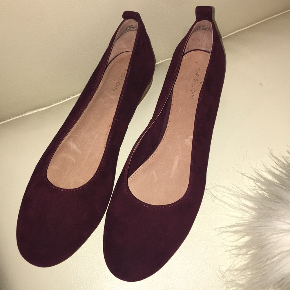 Caslon flats